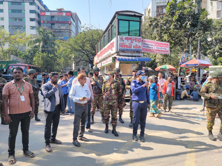 নারায়ণগঞ্জে যৌথ বাহিনীর অভিযান, অর্ধশতাধিক যানবাহনের নামে মামলা