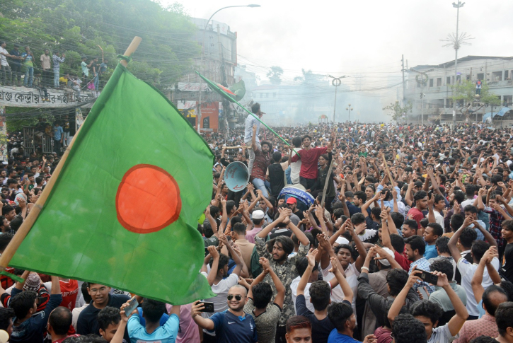 ৫ আগষ্ট আওয়ামী লীগের পতনে নজিরবিহীন উল্লাস দেখে নারায়ণগঞ্জবাসী