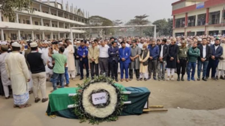 কে এম সফিউল্লাহের জানাজায় সর্বস্তরের মানুষের ঢল