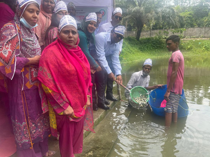 আড়াইহাজারে মৎস্য সপ্তাহের উদ্ধোধন