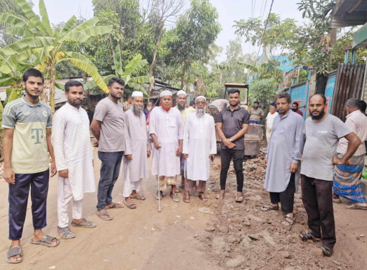 রূপগঞ্জের কাঞ্চন পৌরসভার বেহাল সড়ক সংস্কারে জামায়াত-বিএনপি- সামাজিক সংগঠন